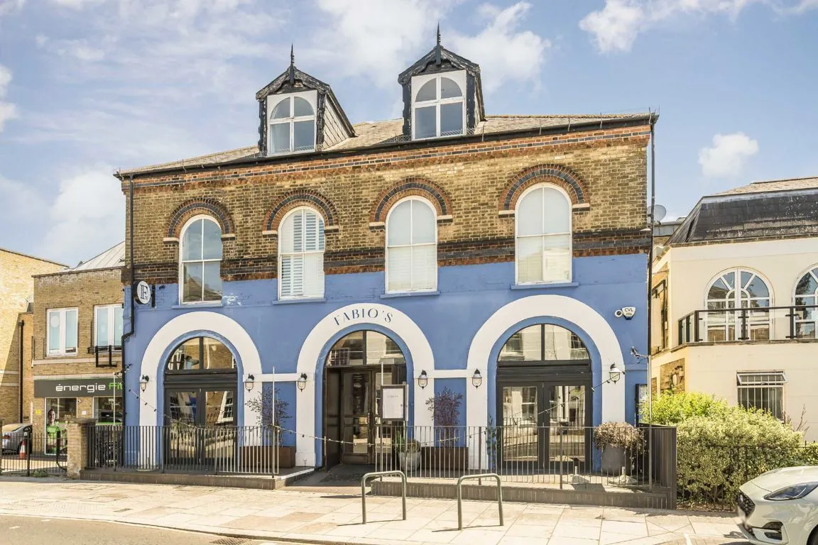 2 bed flat for sale, High Street, TW12