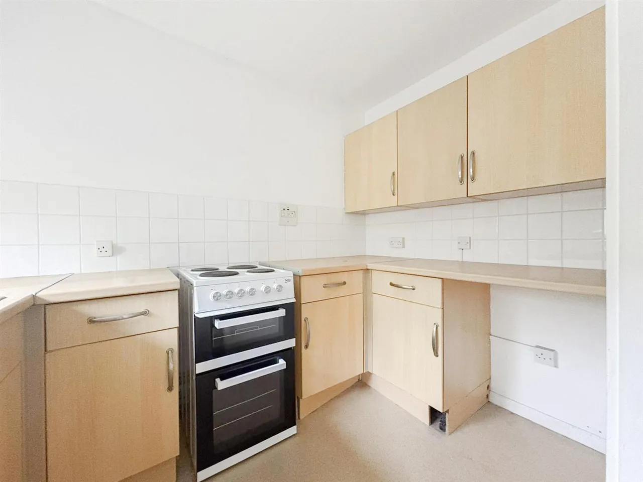 Upper Glen Road, St Leonards On Sea, East Sussex, TN37 7BY, photo 2