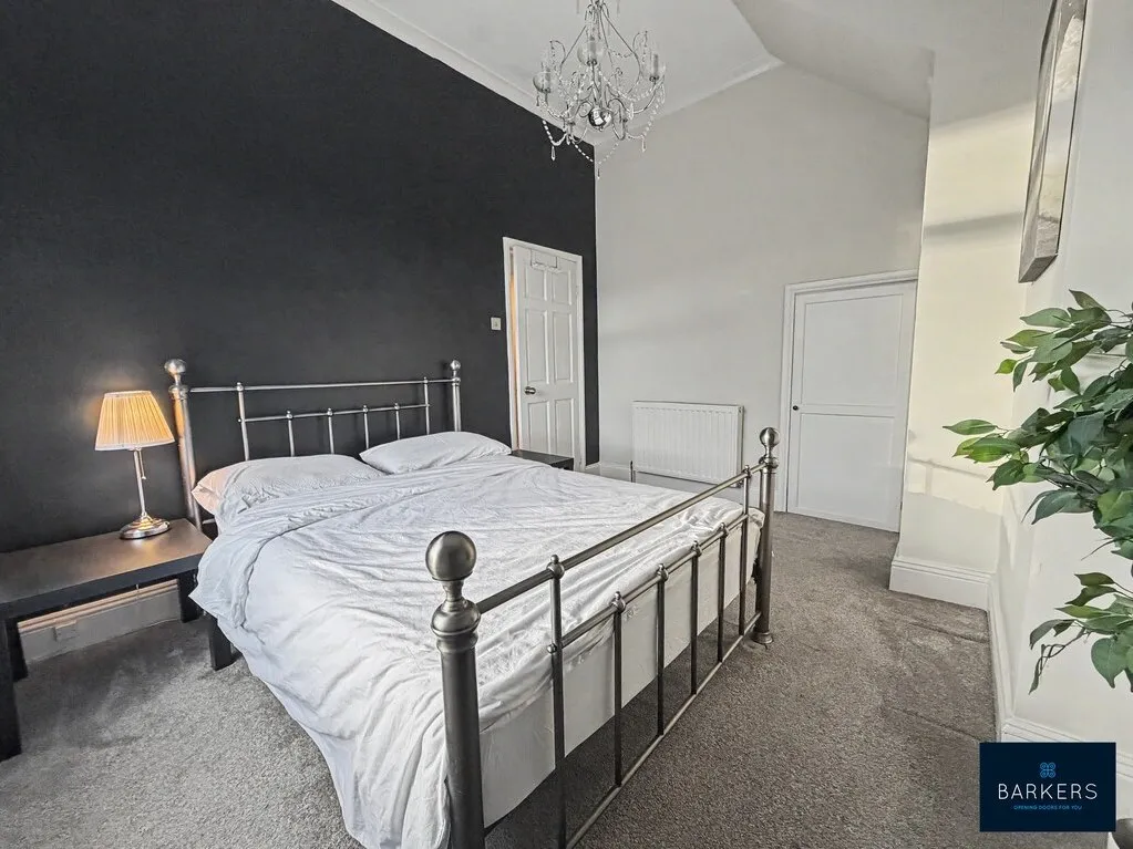 Bradford Road, Birstall, WF17, photo 9