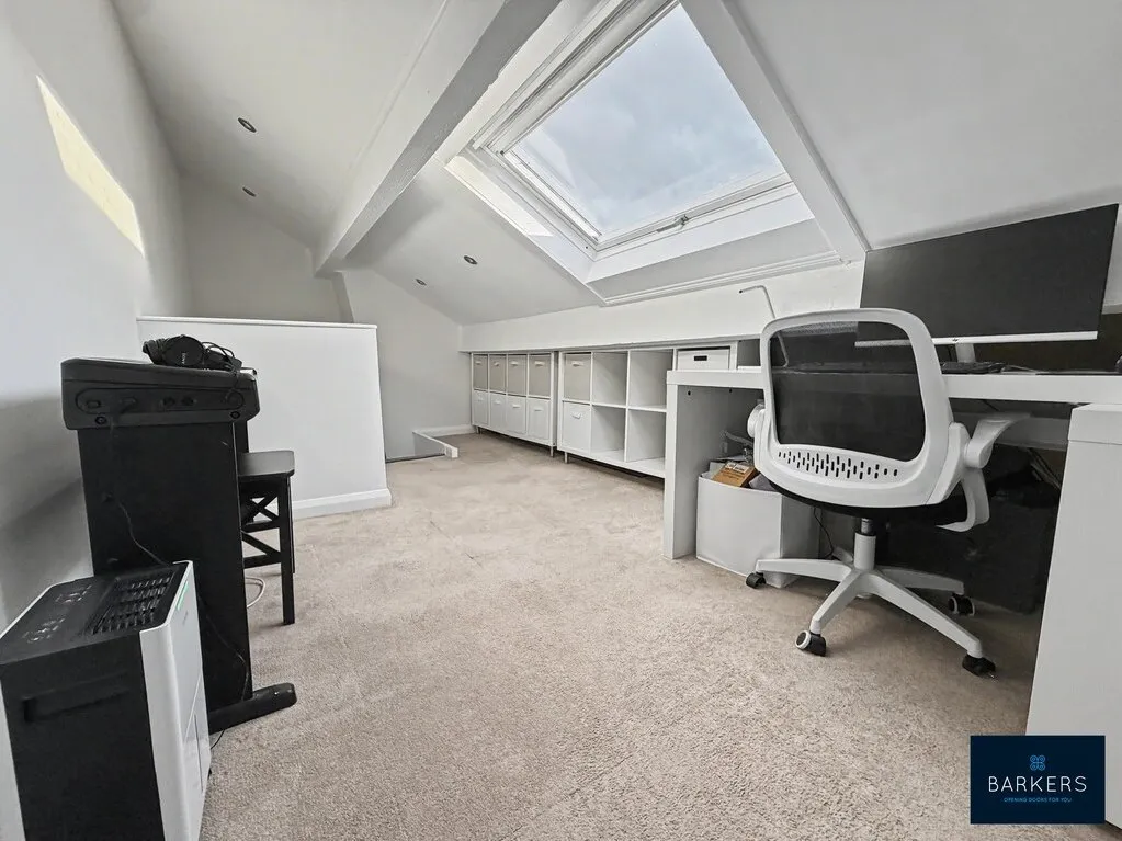 Bradford Road, Birstall, WF17, photo 10