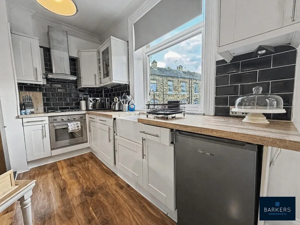 Bradford Road, Birstall, WF17, photo 8