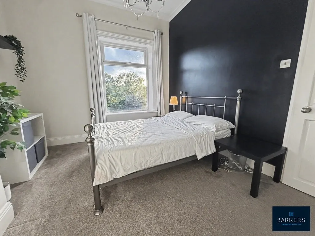 Bradford Road, Birstall, WF17, photo 12