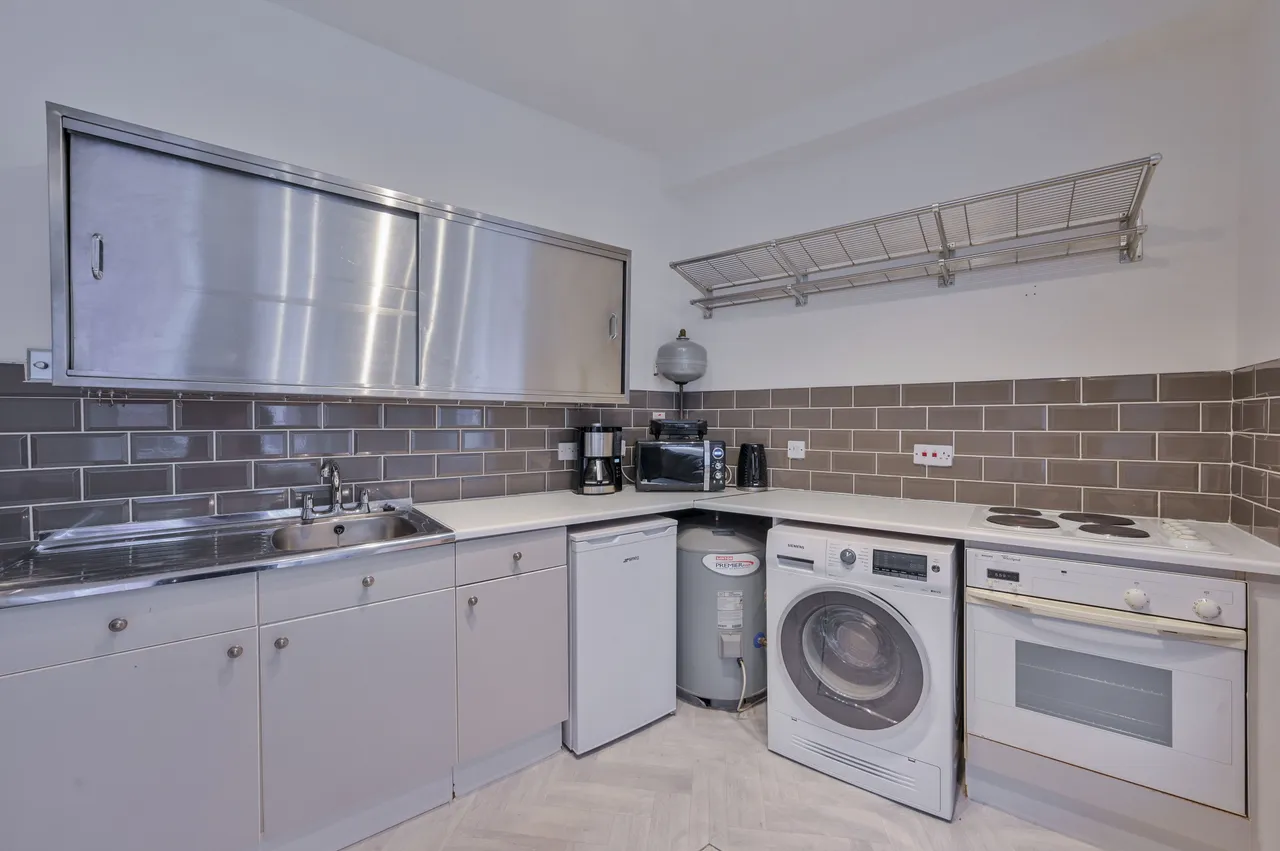Flat 20, 1 Ambrosden Avenue, London, photo 3
