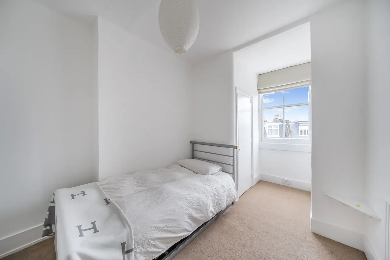 Third Floor Flat, 183 Sutherland Avenue, London, photo 5