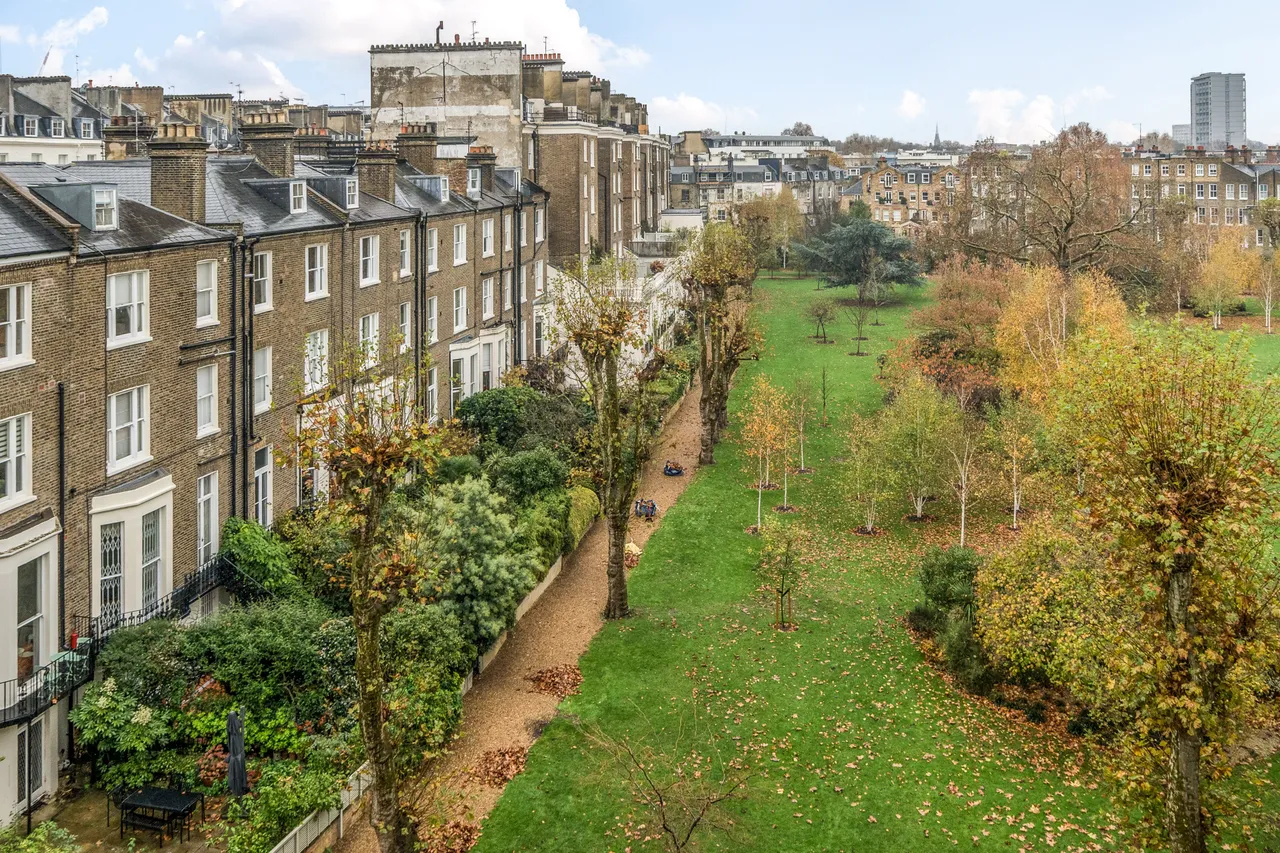 Third Floor Flat, 183 Sutherland Avenue, London, photo 8
