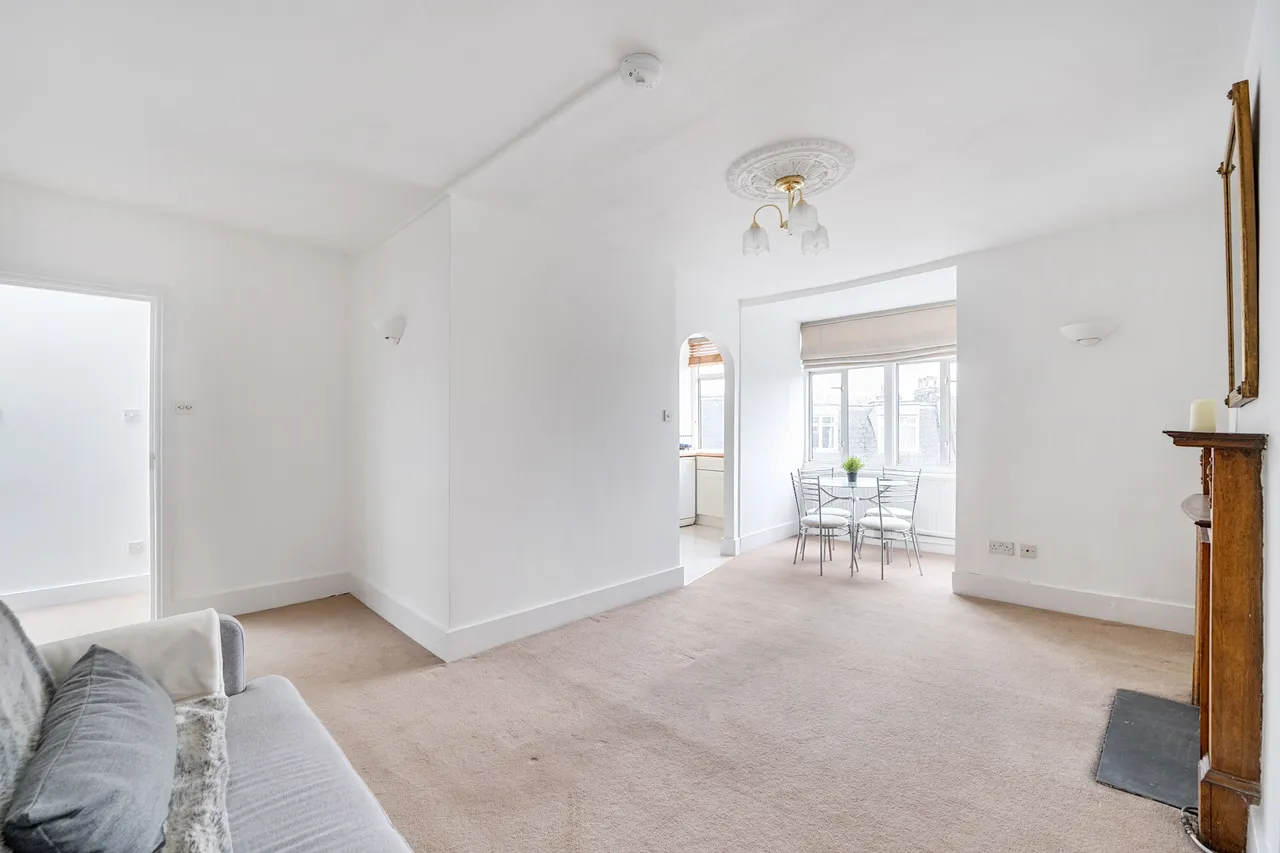 Third Floor Flat, 183 Sutherland Avenue, London, photo 9