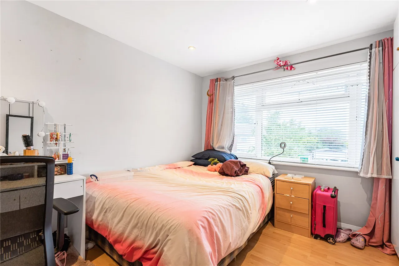Oak Grove, Sunbury-on-Thames, TW16, photo 11