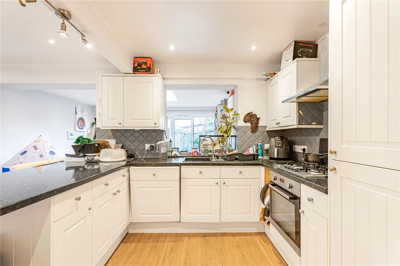 Oak Grove, Sunbury-on-Thames, TW16, photo 13