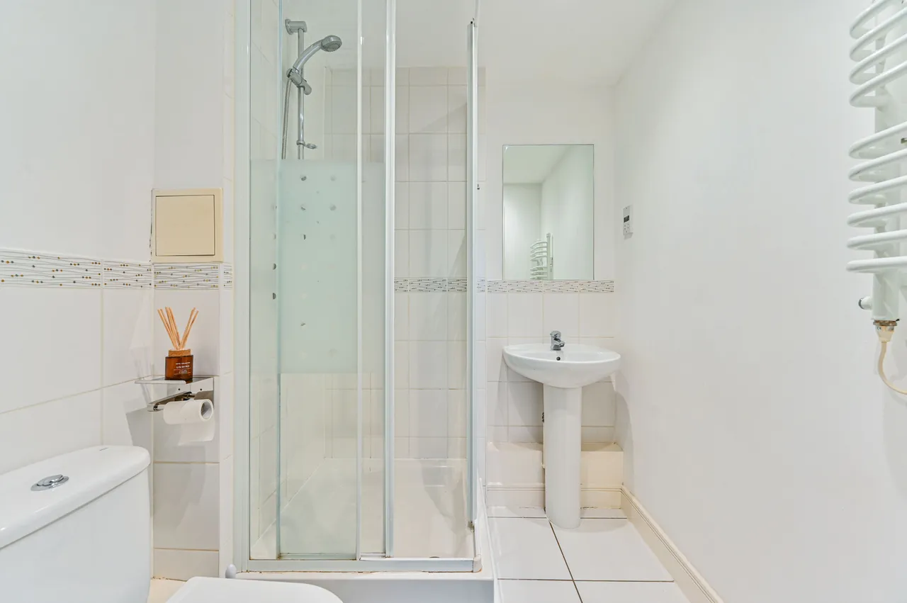 13 Catalpa Court, Hither Green Lane, London, photo 6