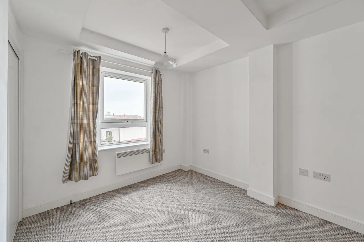 13 Catalpa Court, Hither Green Lane, London, photo 8