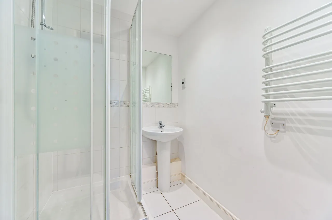 13 Catalpa Court, Hither Green Lane, London, photo 12