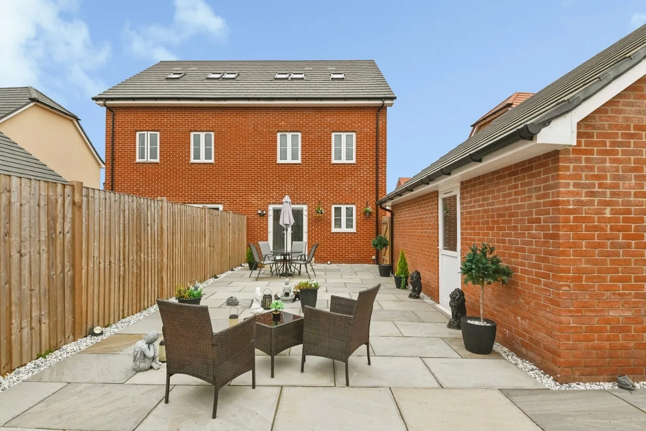 Honeysuckle Way, Clacton-on-Sea, CO16, photo 13