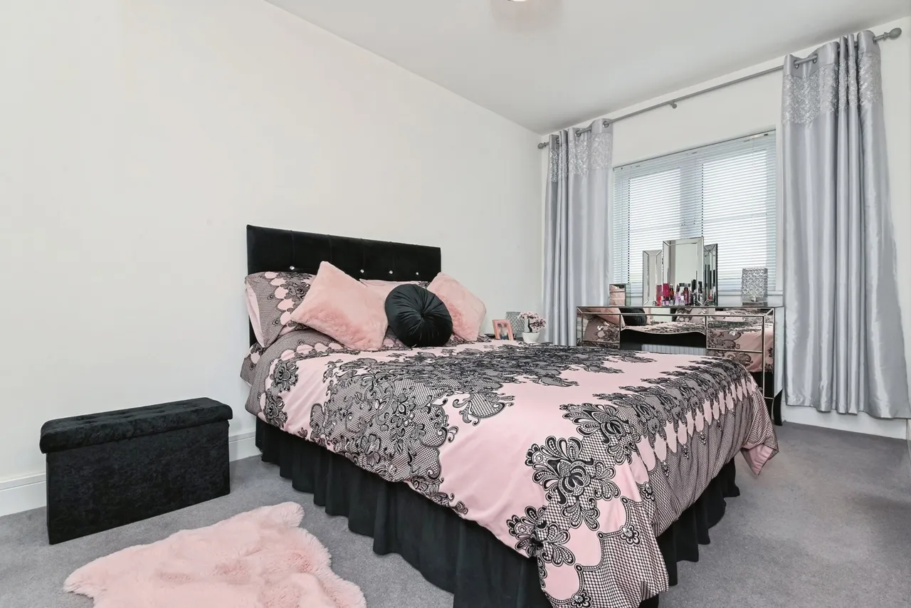 Honeysuckle Way, Clacton-on-Sea, CO16, photo 5