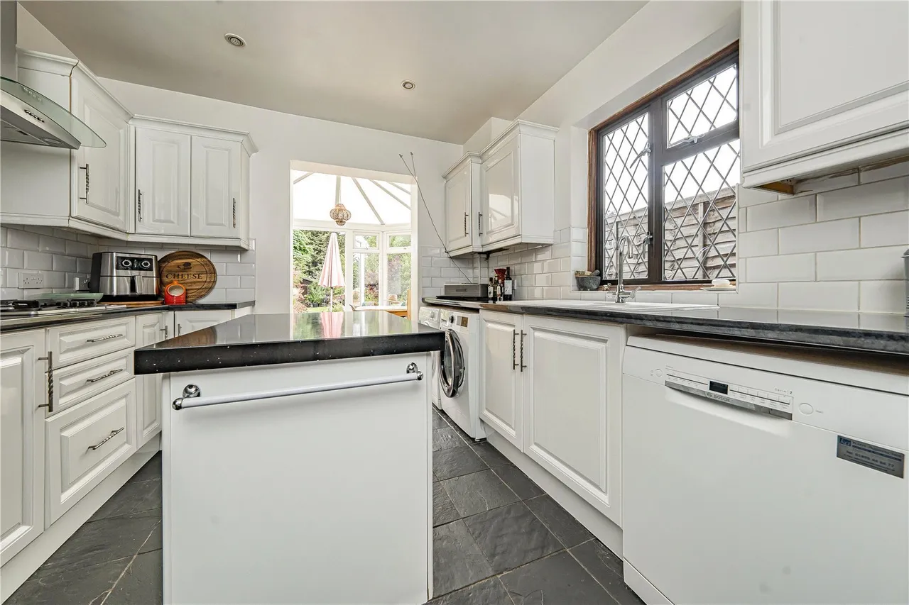 Money Lane, West Drayton, UB7, photo 3