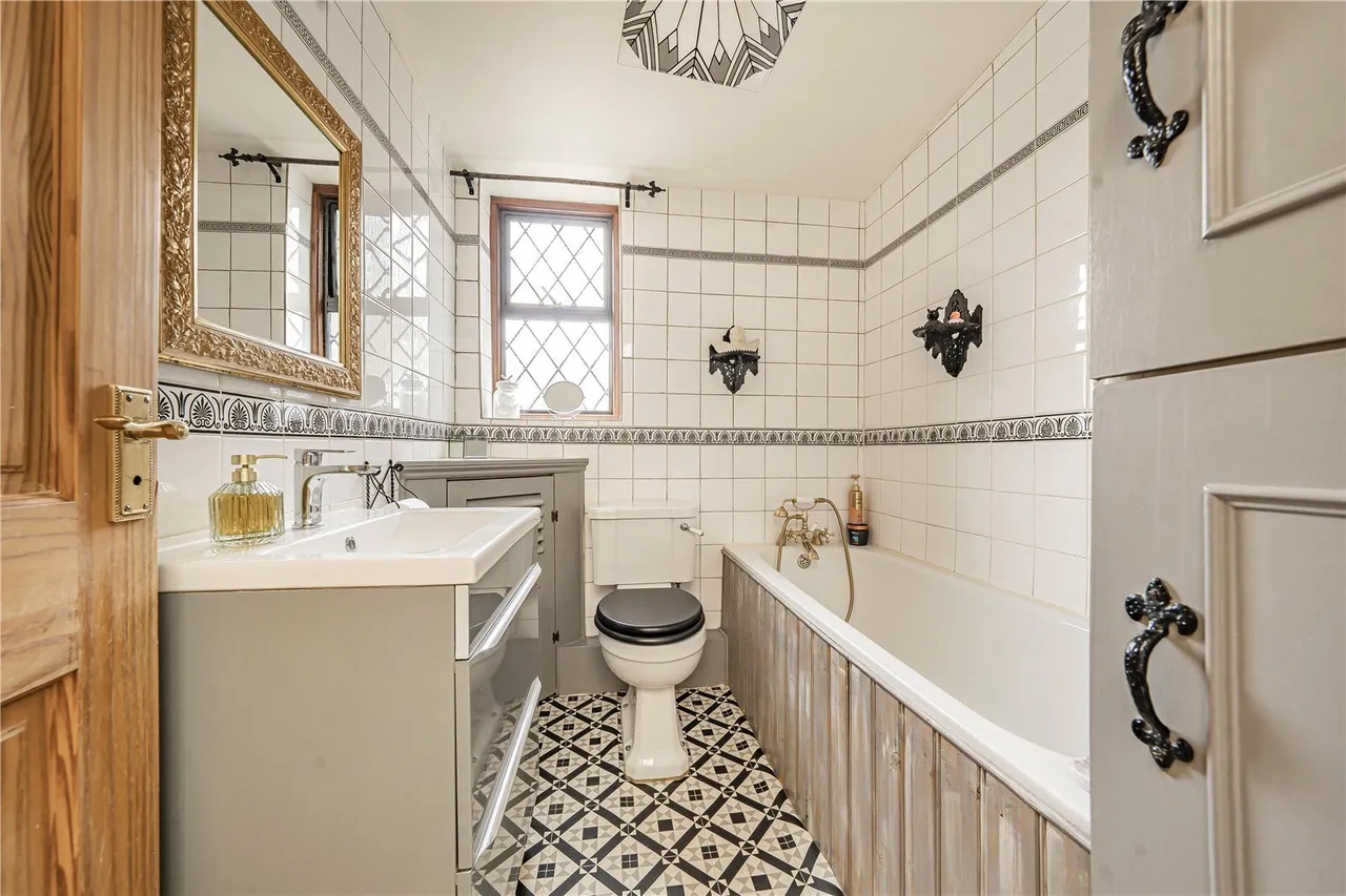 Money Lane, West Drayton, UB7, photo 15