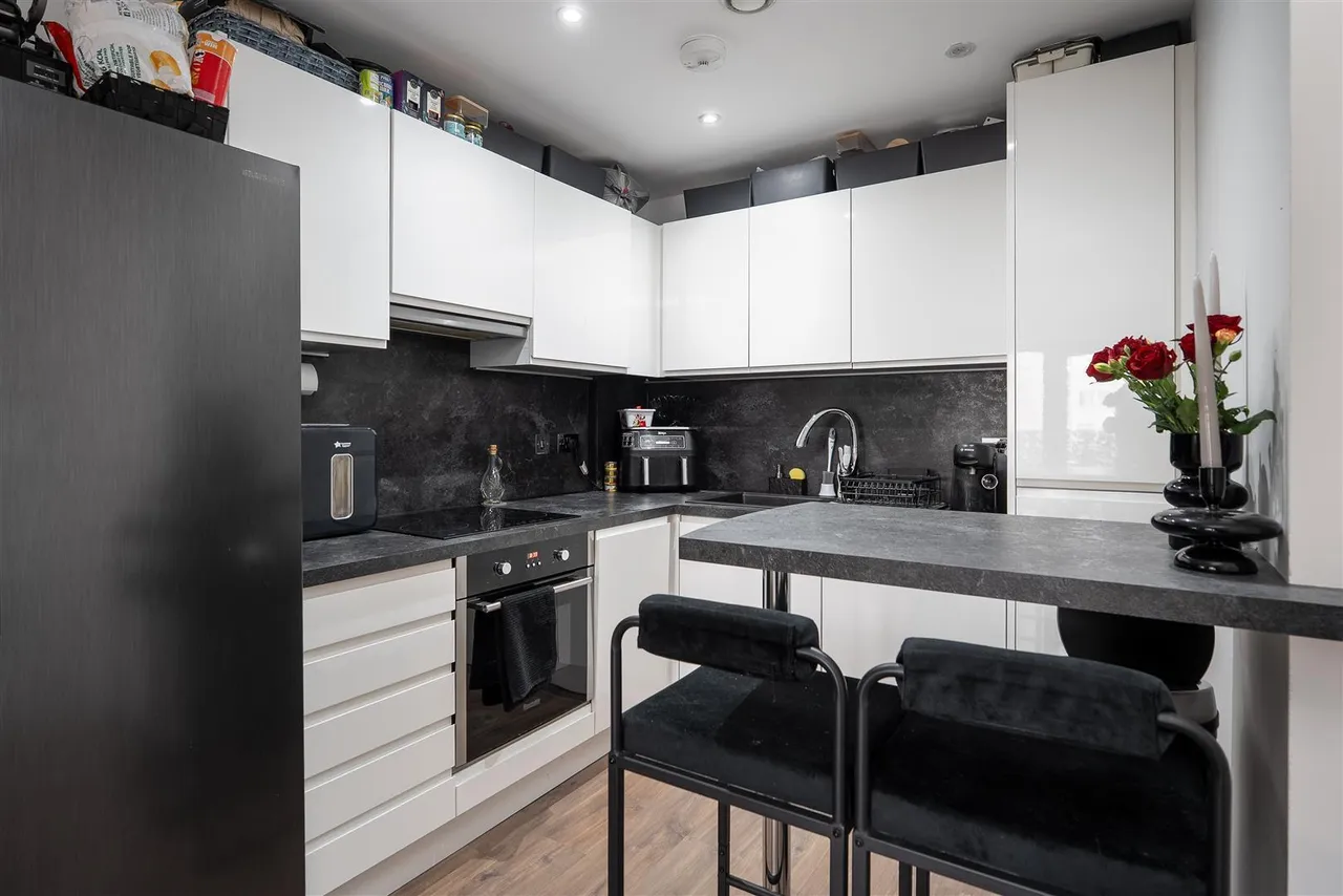 Bentinck Road, West Drayton, UB7, photo 13