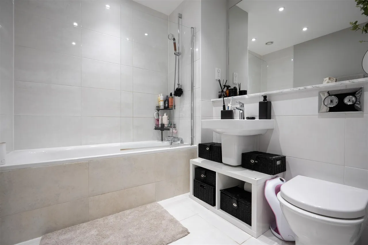 Bentinck Road, West Drayton, UB7, photo 9