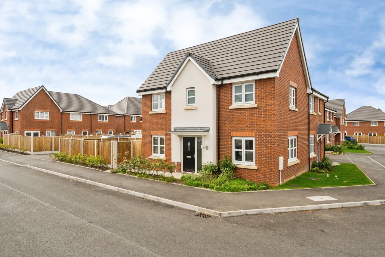Century Street, Farnworth, BL4, photo 2