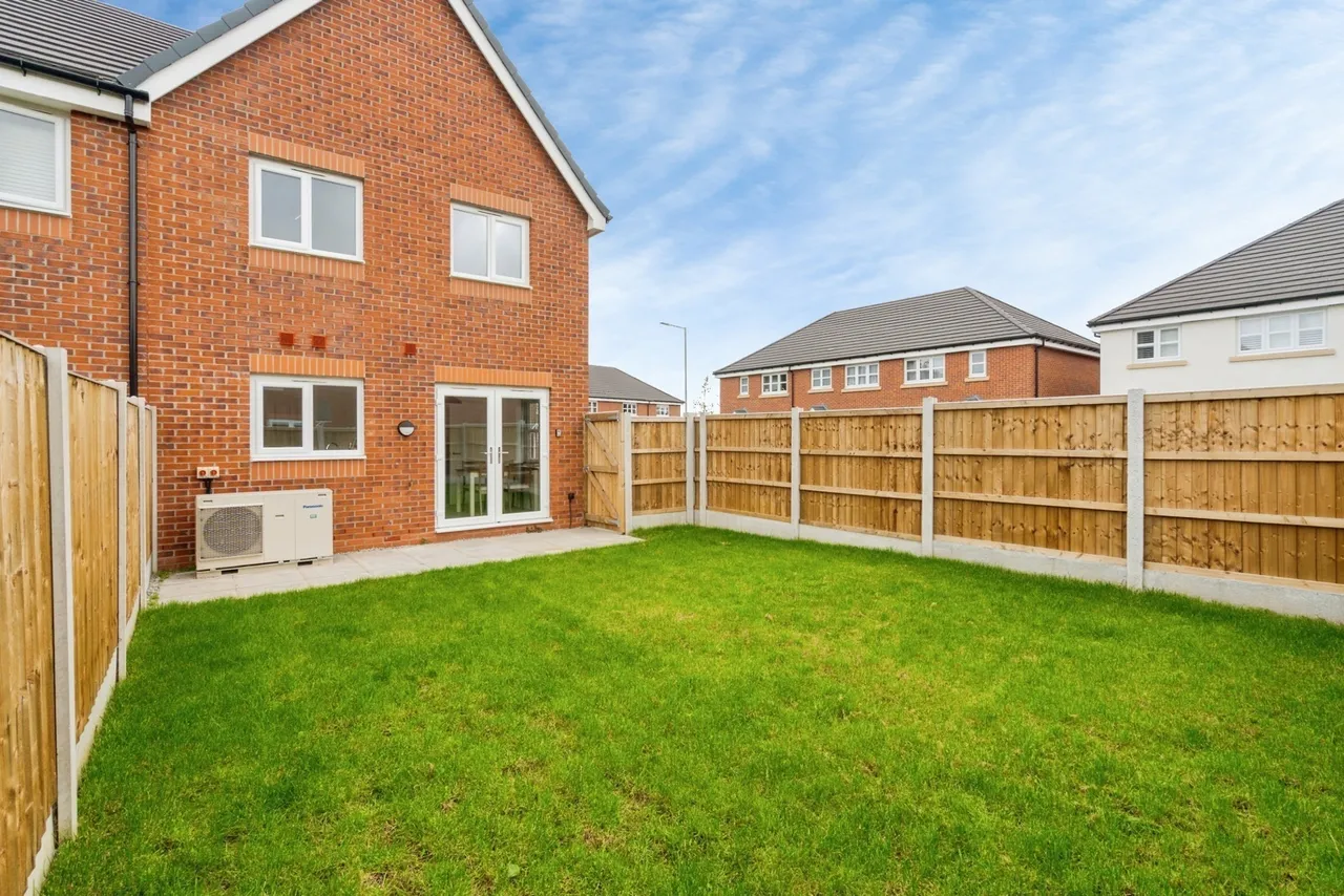 Century Street, Farnworth, BL4, photo 4