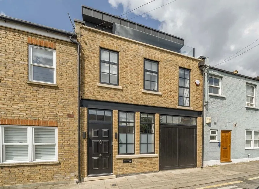 3 bed house to rent — Grove Mews, Brackenbury Village, W6