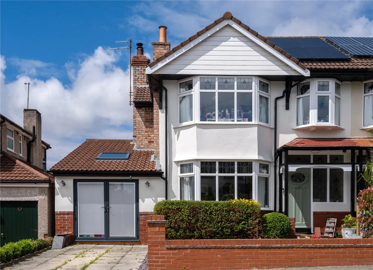 4 bed property for sale, Cleveley Road, Liverpool, L18