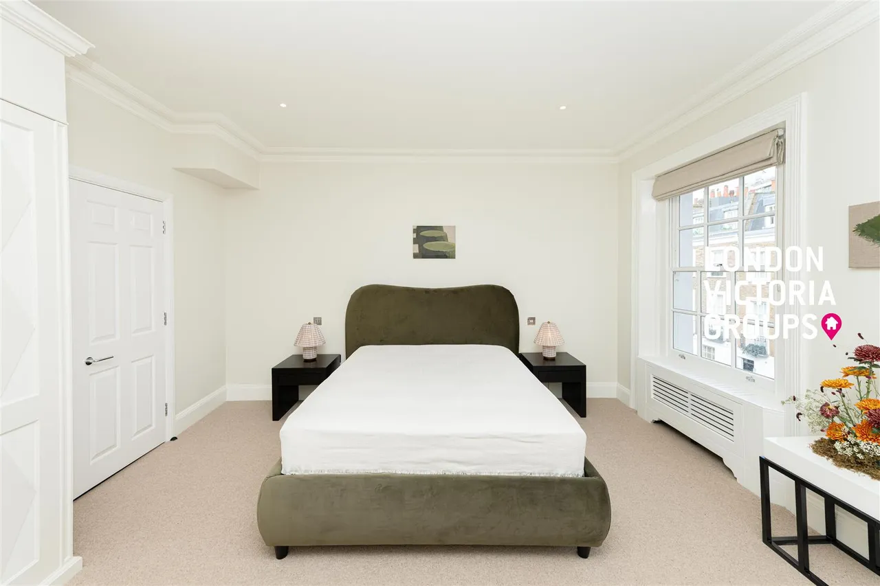 Trevor Place, London, photo 24