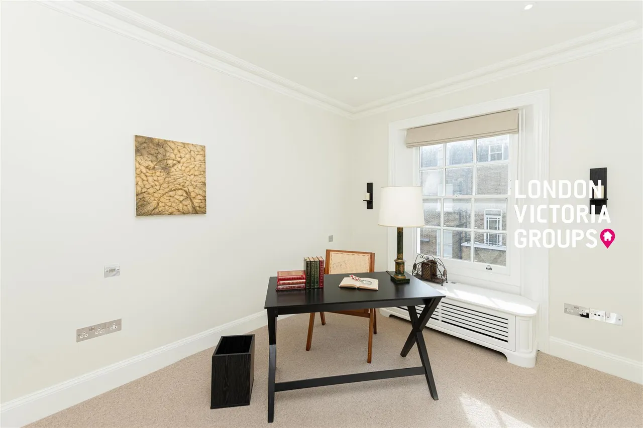 Trevor Place, London, photo 39