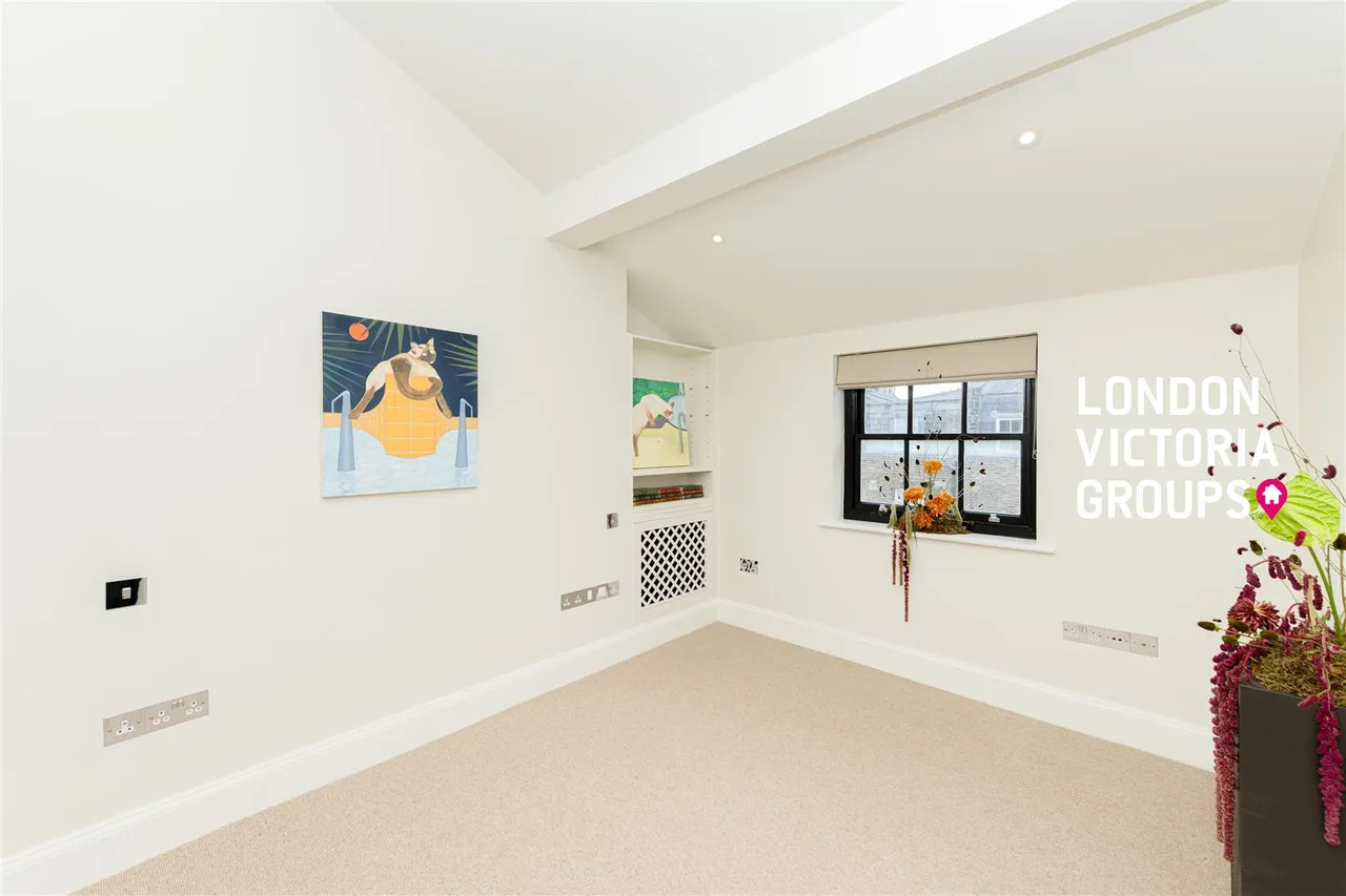 Trevor Place, London, photo 37