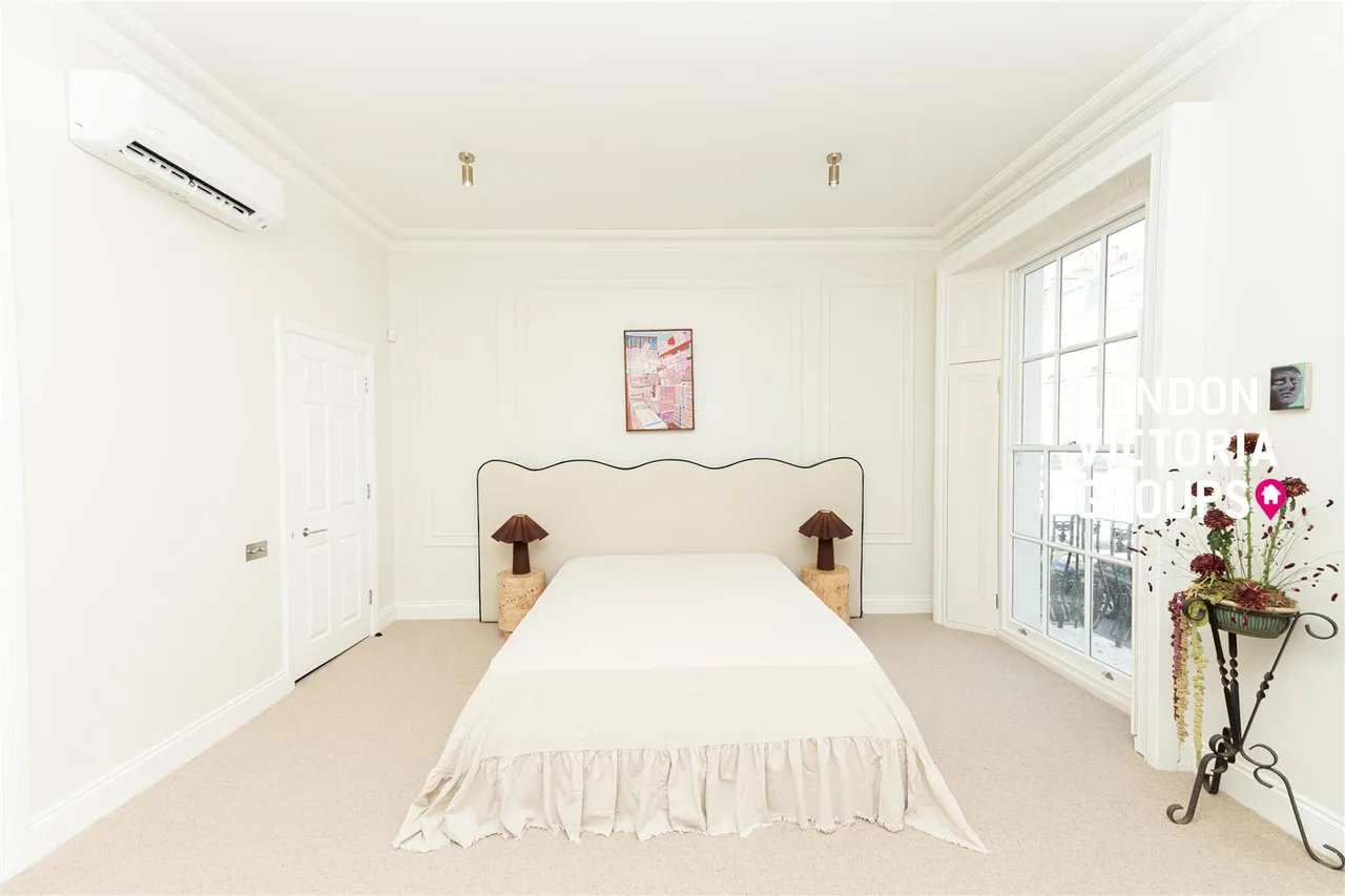 Trevor Place, London, photo 17