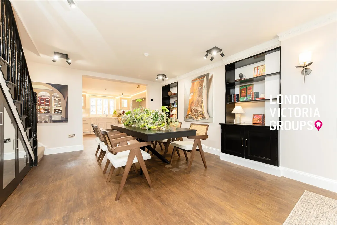 Trevor Place, London, photo 6