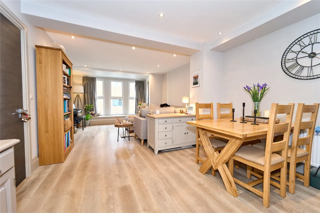 The Causeway, Teddington, TW11, photo 3