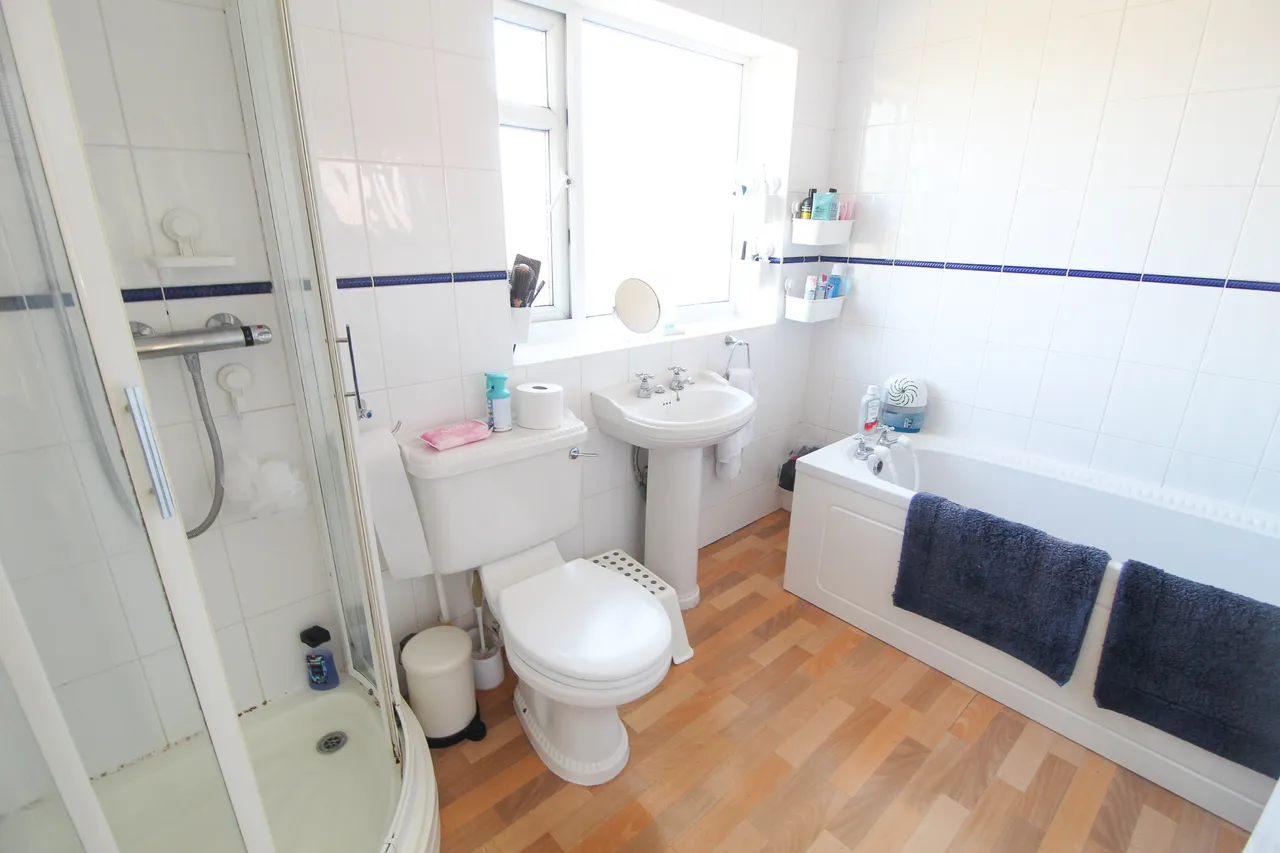 Buxton Road, Stockport, SK6, photo 10