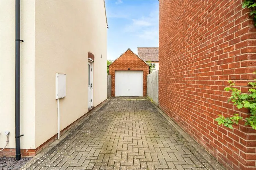 Redcar Road, Bicester, OX26, photo 22