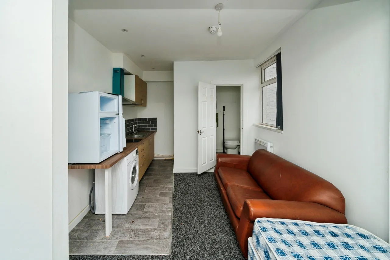 Knowsley Road, Bootle, photo 7