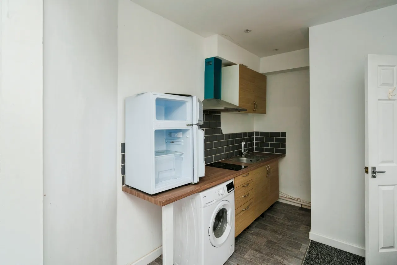 Knowsley Road, Bootle, photo 8
