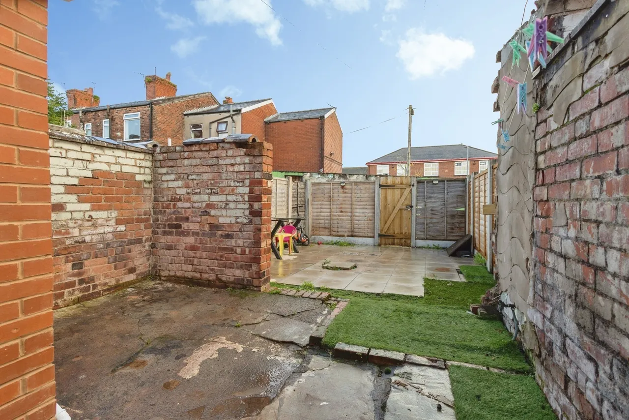 Hawthorn Street, Audenshaw, M34, photo 15