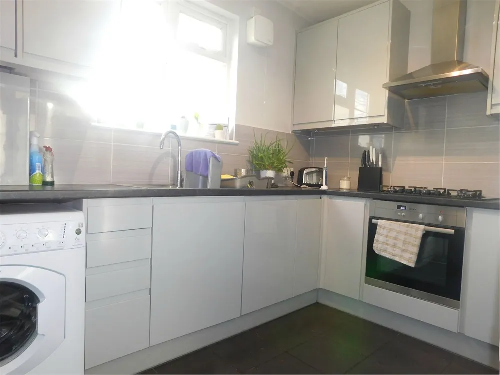2 bed flat to rent — Laurel House Little Ealing Lane, Ealing, LONDON, W5 4EG