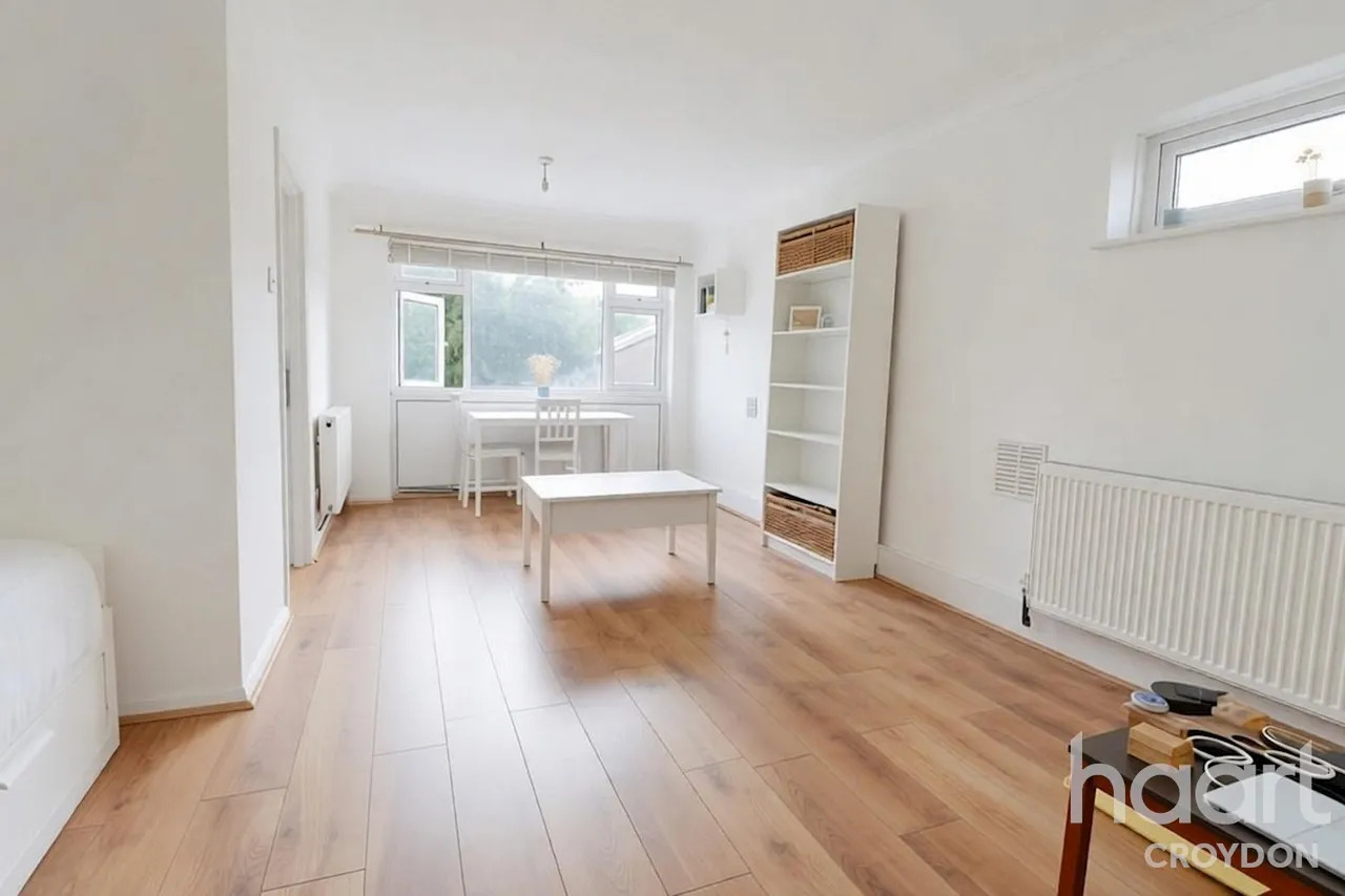 Avenue Road, SE25, photo 2