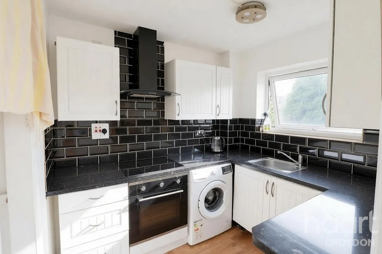 Avenue Road, SE25, photo 3