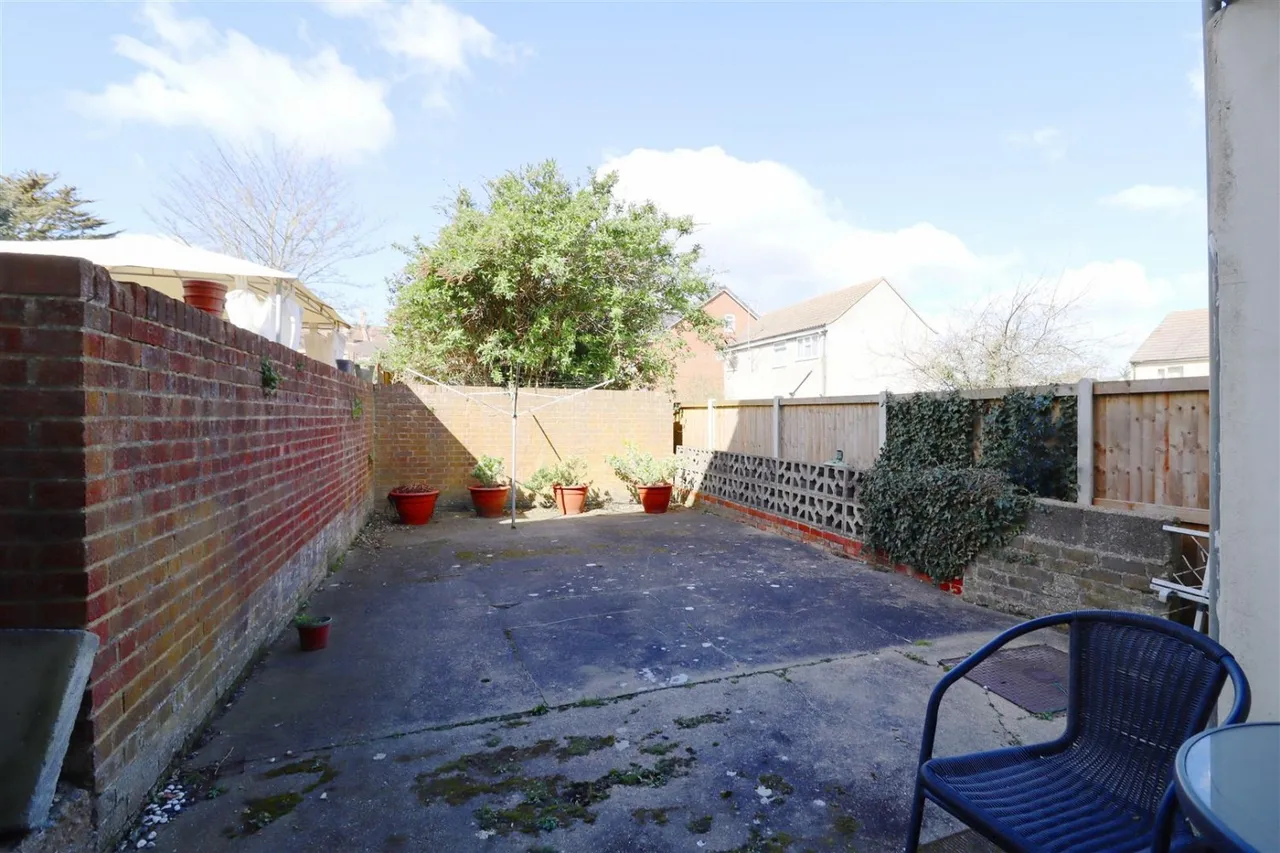 1 bed flat for sale — Napier Road, Gillingham