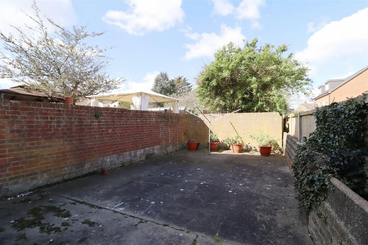 Napier Road, Gillingham, photo 8