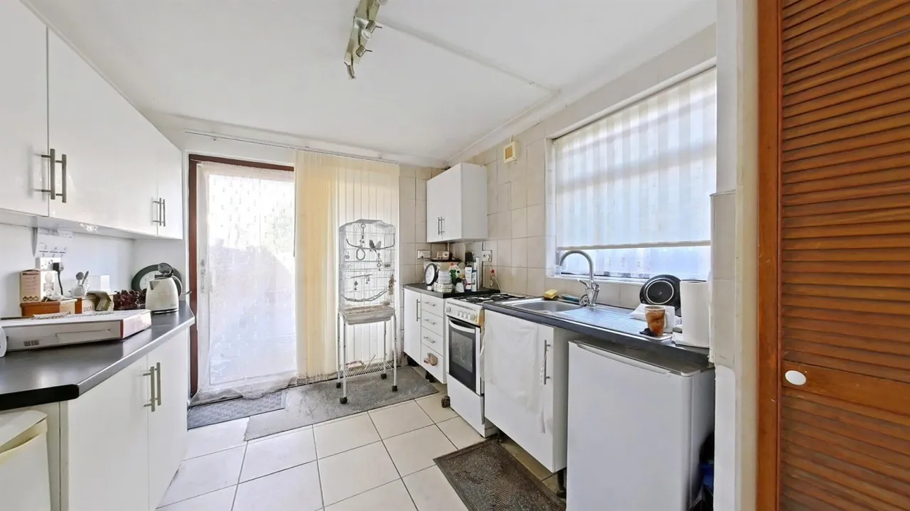 Napier Road, Gillingham, photo 4