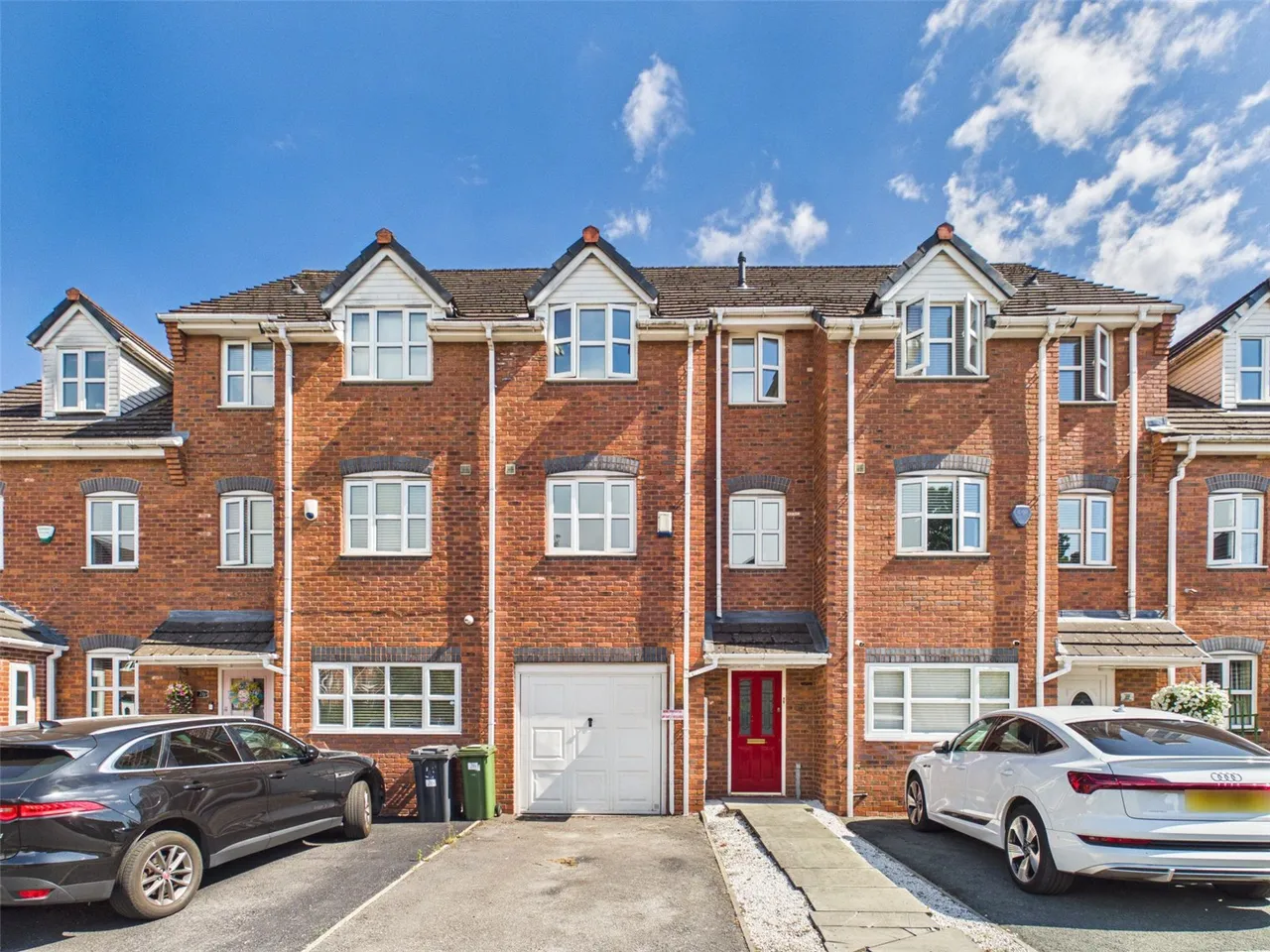 3 bed house for sale — Cromwell Avenue, Stockport, SK5 6GB