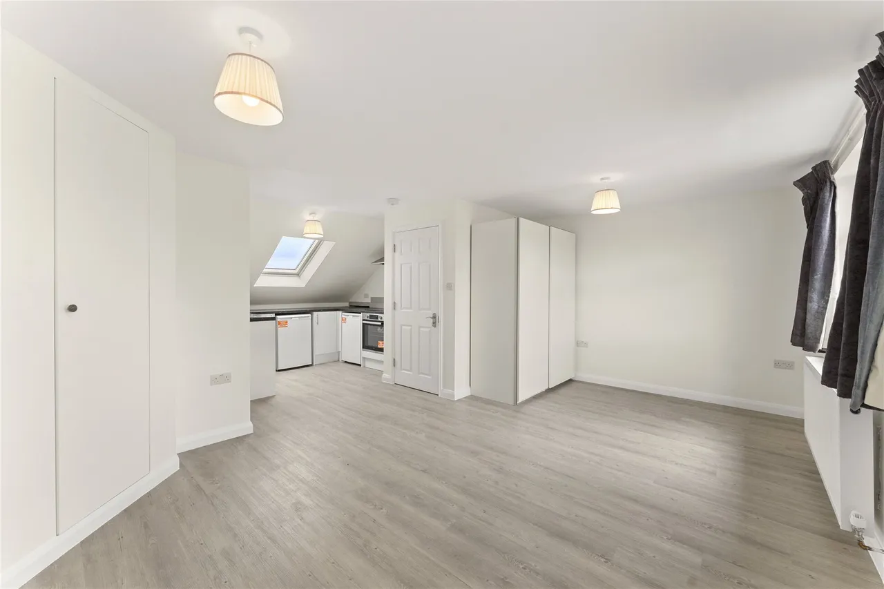 Woodside Close, Surbiton, KT5, photo 3