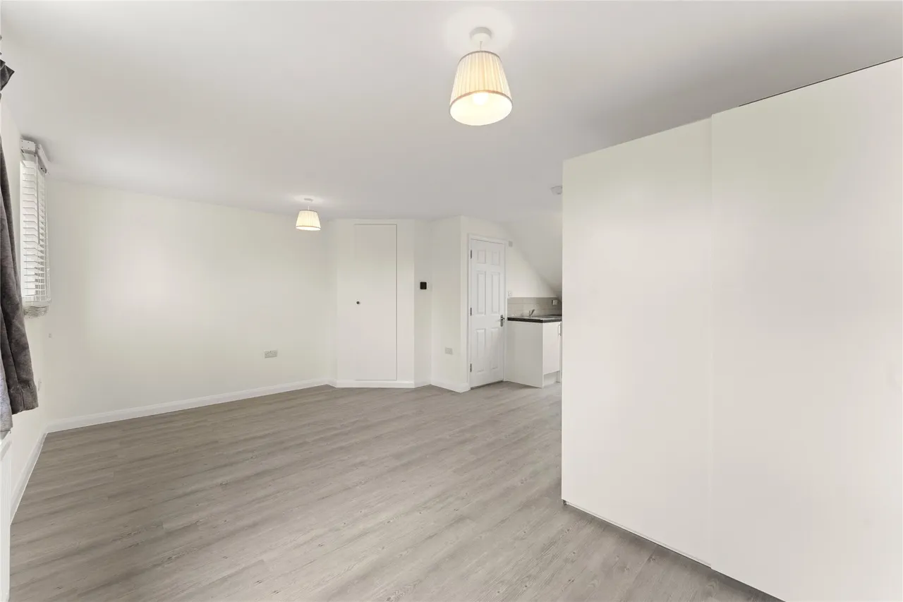 Woodside Close, Surbiton, KT5, photo 10