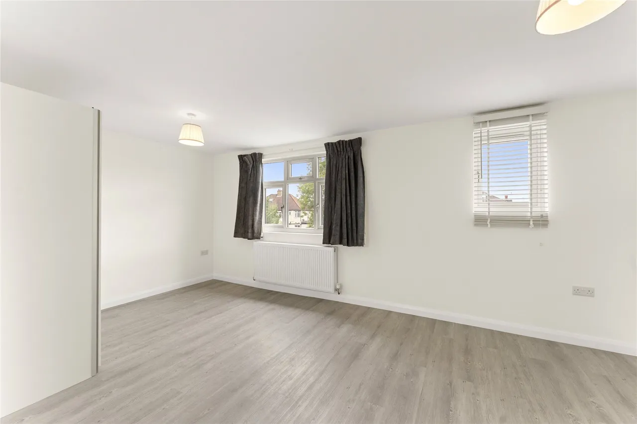 Woodside Close, Surbiton, KT5, photo 12