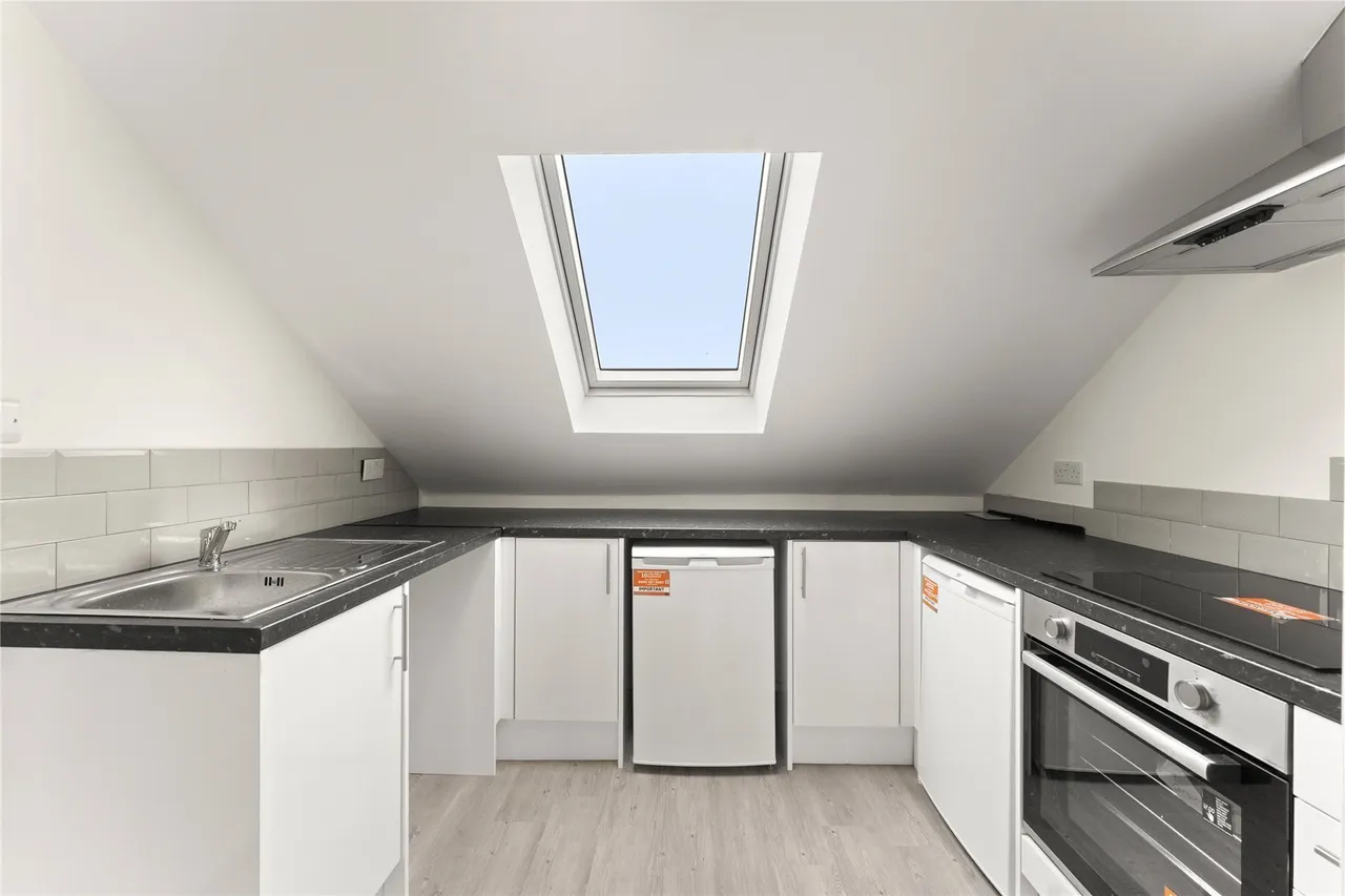Woodside Close, Surbiton, KT5, photo 7