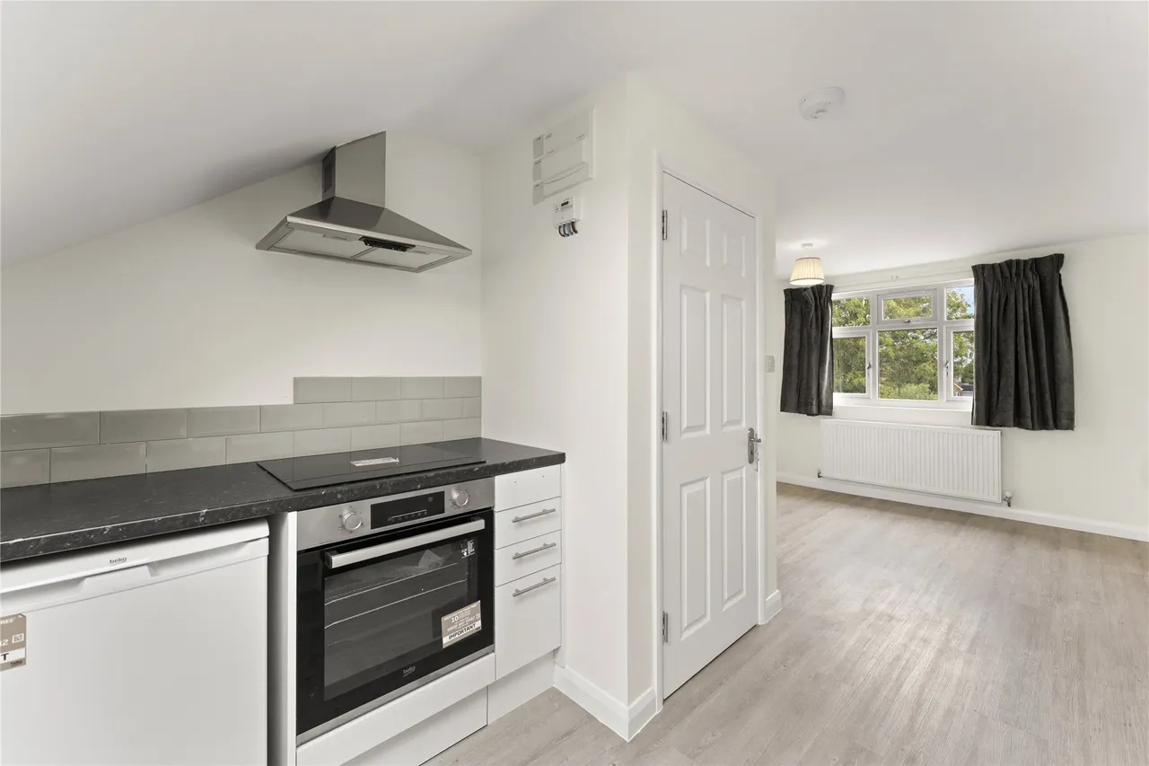 Woodside Close, Surbiton, KT5, photo 8