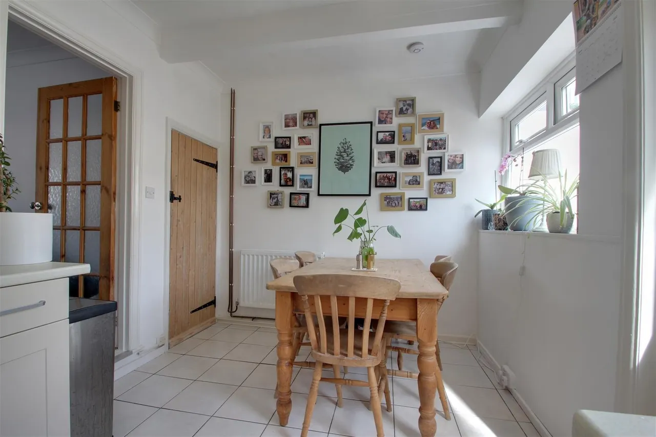 Leigh Road, Worthing, photo 10