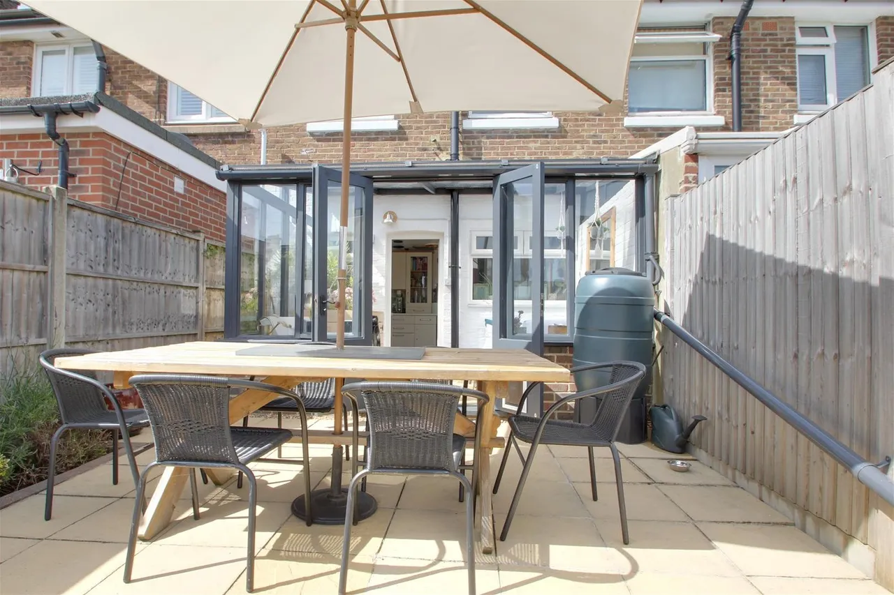 Leigh Road, Worthing, photo 7